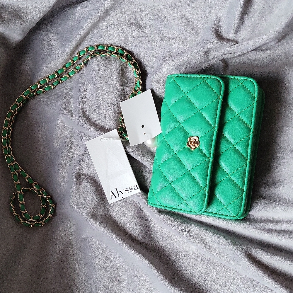 Alyssa vegan  crossbody